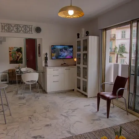 Les Tambourins 19 - 3 Etoiles Daire Cannes